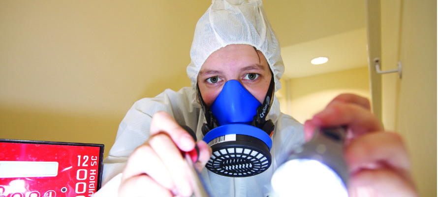 Asbestos analyst Asbestos analyst in PPE